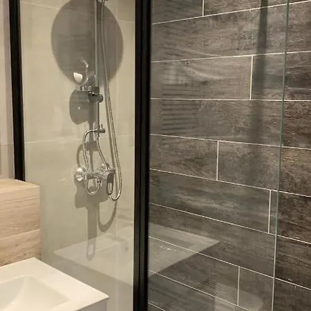 Apartmán Beautiful - Newly Renovated, Aquapark Center Of